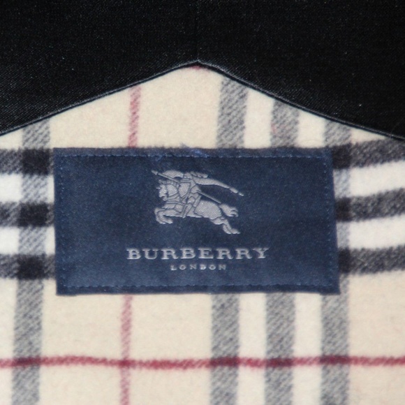 Burberry Red Quilted Coat - Picture 10 of 15